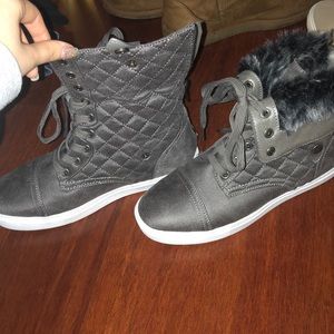 Fur lined lace up boots